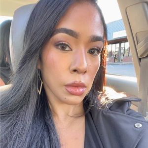 Meet your Posher, Yadira